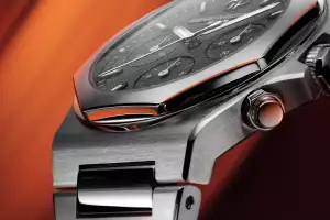 Girard-Perregaux Laureato Chronograph Ti49