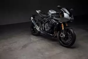 Triumph Speed Triple RR x Breitling Limited