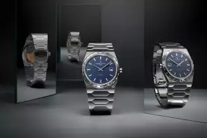 Vacheron Constantin Historiques 222 in steel with blue dial Vacheron Constantin Historiques 222 in steel with blue dial