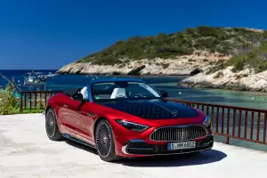 Mercedes-Maybach SL 680 Monogram Series – Red Ambience edition