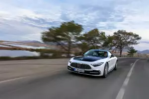 Mercedes-Maybach SL 680 Monogram Series in White Ambience