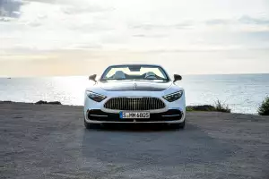 Mercedes-Maybach SL 680 Monogram Series in White Ambience
