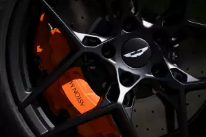 Aston Martin Vanquish Volante close-up