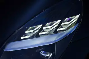 Aston Martin Vanquish Volante close-up