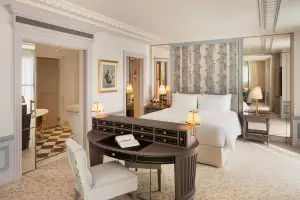 H&ocirc;tel M&eacute;tropole Monte-Carlo bedroom