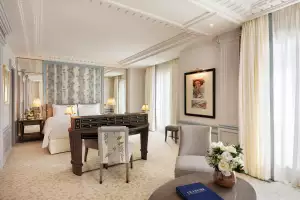 H&ocirc;tel M&eacute;tropole Monte-Carlo bedroom