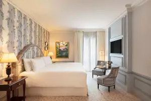 H&ocirc;tel M&eacute;tropole Monte-Carlo bedroom