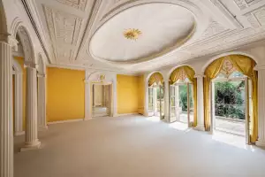 Private house within Villa Montmorency