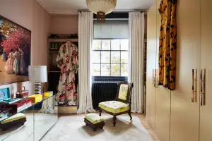 Studio Ashby creates a relaxed and personalised dressing room complete with antiques.