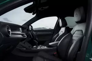 Alfa Romeo Stelvio Quadrifoglio interior