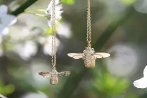https://alexmonroe.com/products/bumblebee-necklace