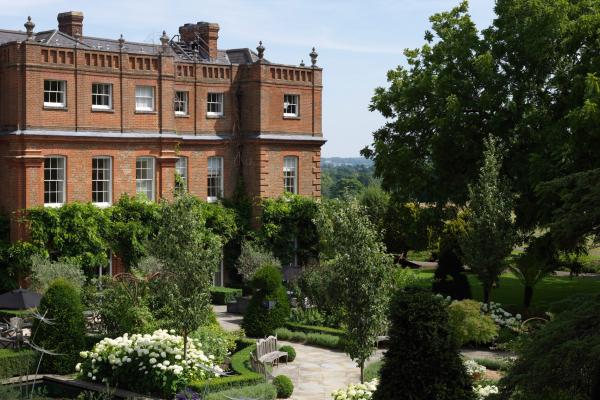 The Grove Hotel