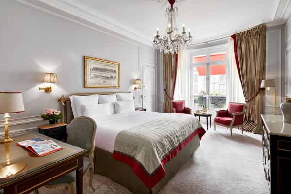 Plaza Athenee
