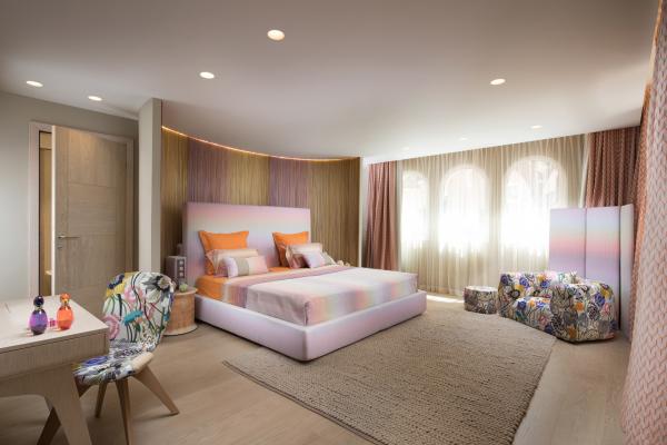 Hotel Byblos room