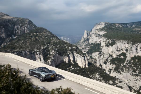 McLaren GT