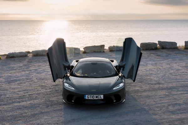 McLaren GT