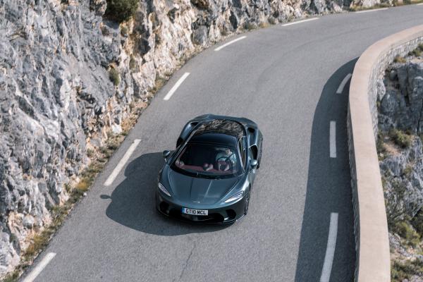 McLaren GT
