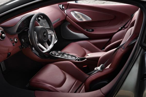 McLaren GT