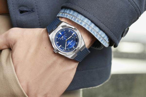 Vacheron Constantin Overseas Moonphase Retrograde Date