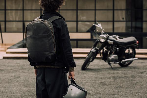 Bennett Winch bags with model