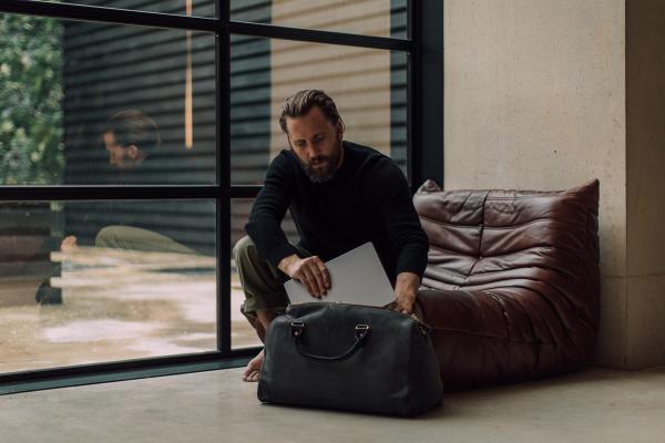 Bennett Winch bags with model