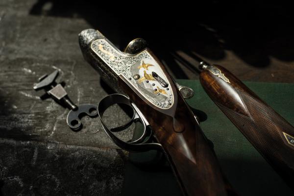Holland & Holland shotgun