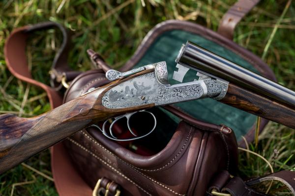 Holland & Holland shotgun