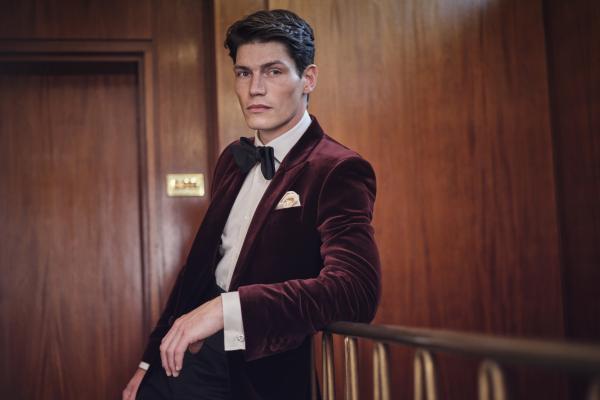 Oliver Brown black tie