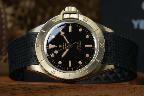 Yema Superman Bronze with lacquered black dial