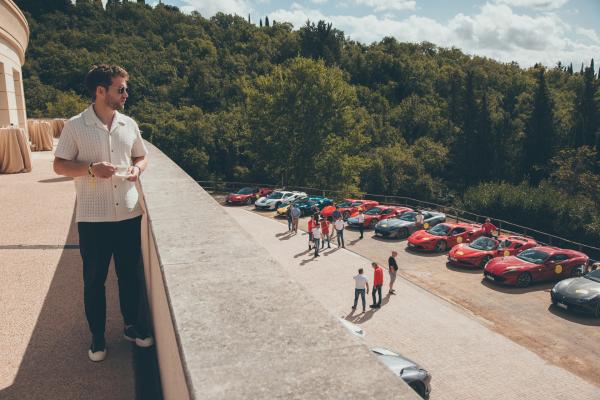 Nick Hendrix and a load of Ferraris Nick Hendrix and a load of Ferraris