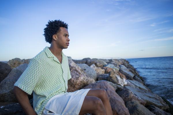 Male model be the sea