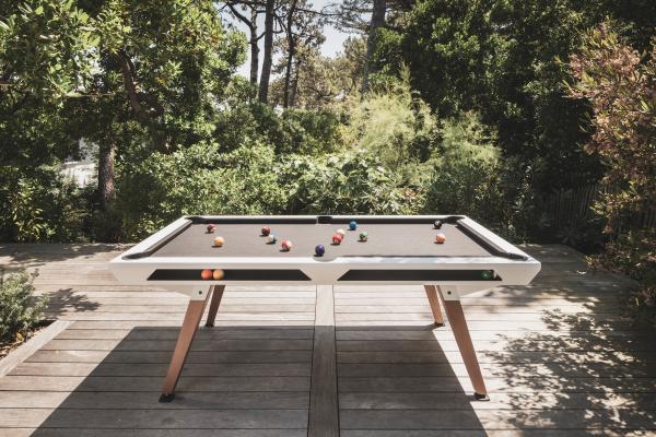 Cornilleau pool table