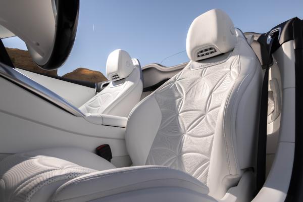 Mercedes-Maybach SL 680 Monogram Series details