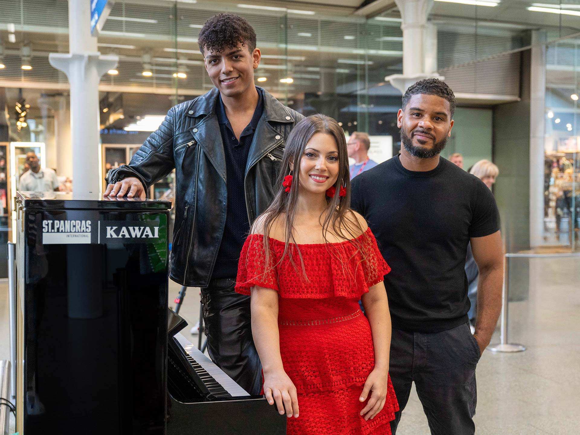 Lara Melda and Karim Kamar, alongside Classic FM Rising Star Louis Philippson at St Pancras International