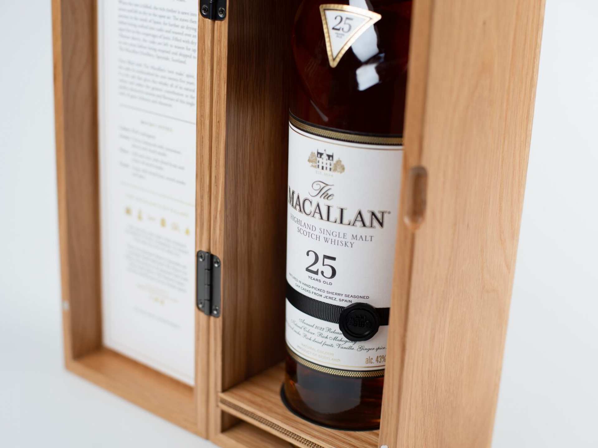 Macallan age statement whiskies – Macallan Sherry Oak 25 & 30 Year Old Macallan age statement whiskies – Macallan Sherry Oak 25 & 30 Year Old