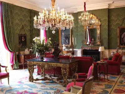 Le Clarence Grand Salon