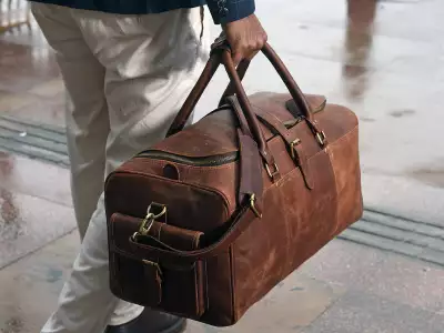 The Hendrix Duffle from DÖTCH LEATHER