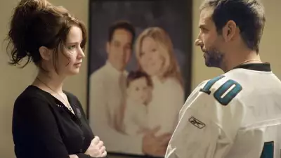 SILVER LININGS PLAYBOOK: MIRAGE ENTERPRISES / THE KOBAL COLLECTION