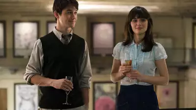 500 DAYS OF SUMMER: WATERMARK / THE KOBAL COLLECTION