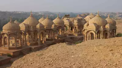 Foothills of the Himalayas Cycle, image courtesy of Discover Adventure
