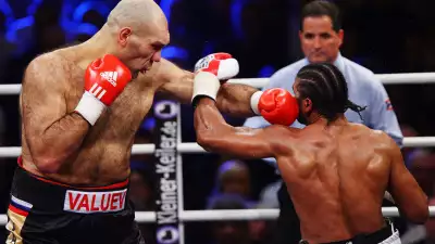David Haye beats Nikolay Valuev to become WBA heavyweight champion