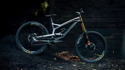 YT Industries Tues CF Pro Race