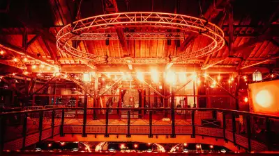TOBACCO DOCK