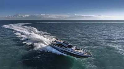 Pershing 8X