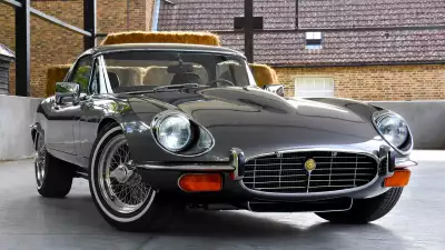 Jaguar E-Type Series 3 build