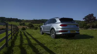 Bentley Bentayga 2