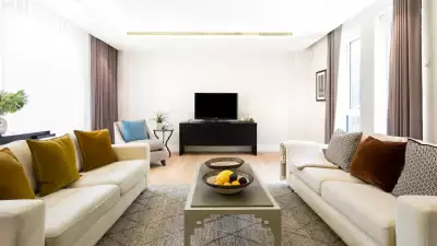 London Airbnbs: Logan Place, Flat 1, Earl's Court