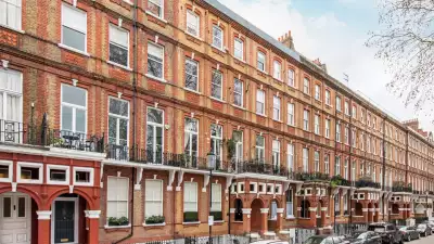 London Airbnb: TOWNHOUSE, EARL&rsquo;S COURT