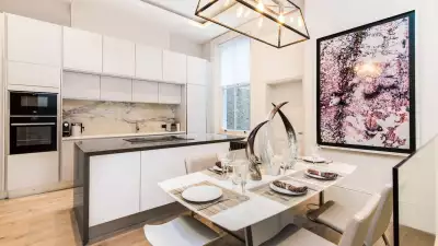 London Airbnb: TOWNHOUSE, EARL&rsquo;S COURT
