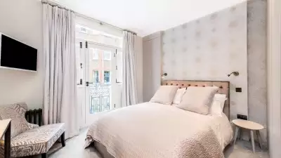 London Airbnb: TOWNHOUSE, EARL&rsquo;S COURT